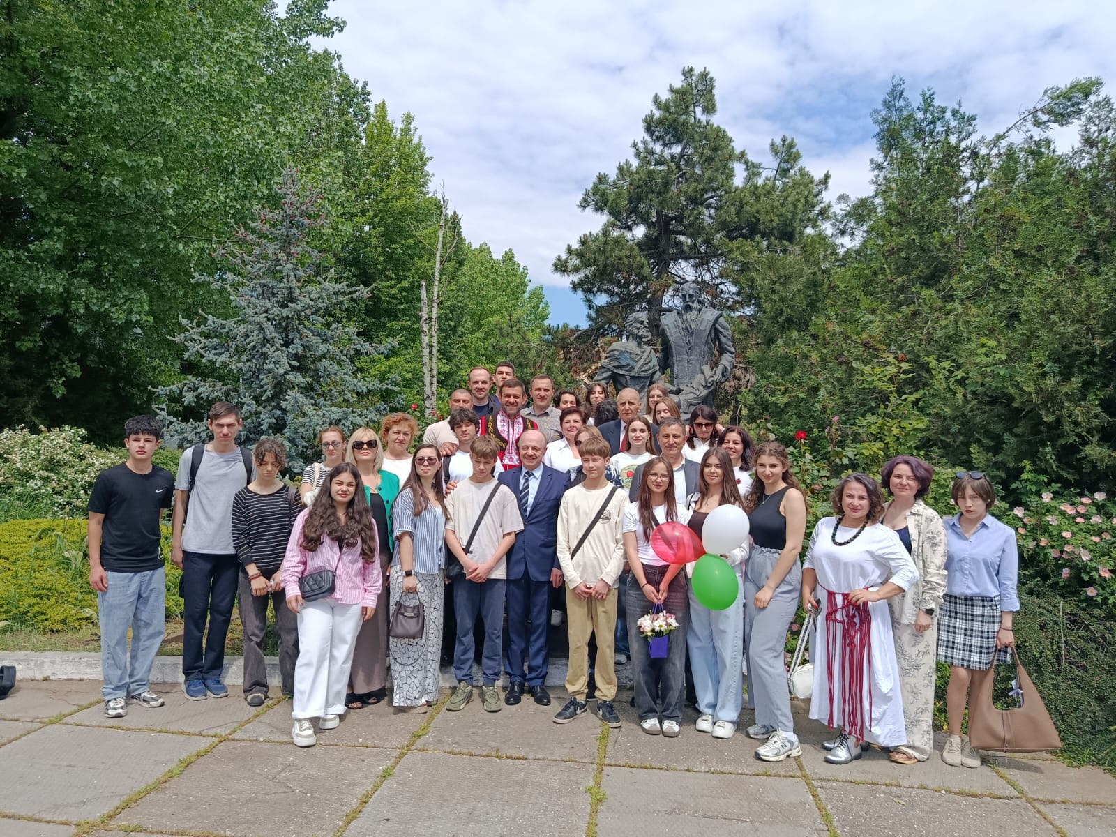 Проведен етнофестивал на българската култура в деня на Св. братя Кирил и Методий, 24 май